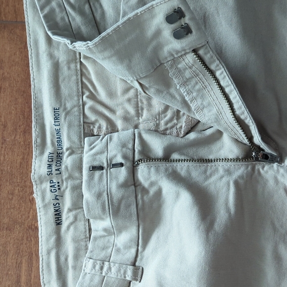 Gap khakis, size 10R - Picture 3 of 7